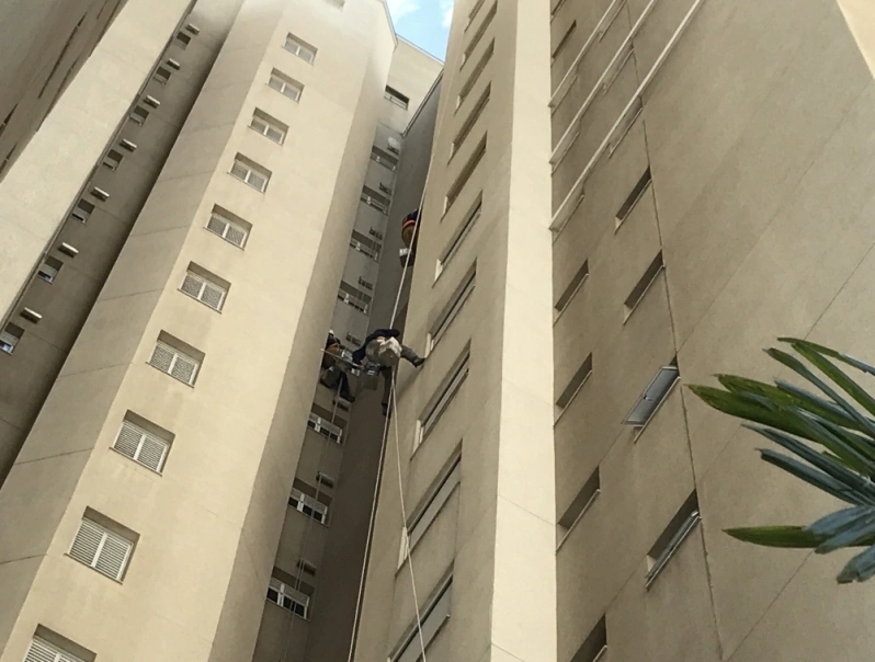 lavagem para fachada de prédio